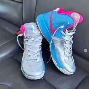 Nike Women's Silver/Blue/Pink Basketball Sneakers